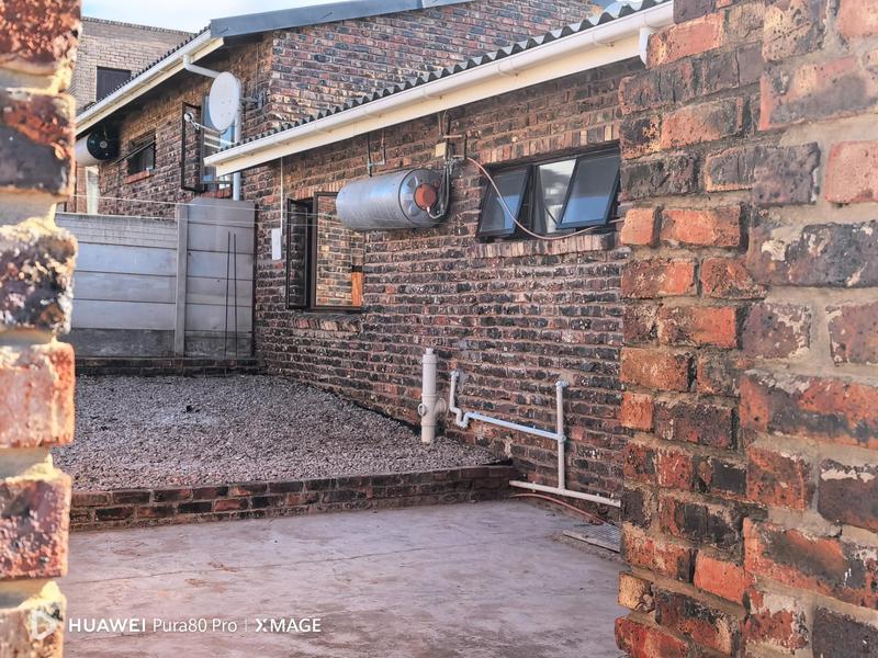 To Let 2 Bedroom Property for Rent in Heiderand Western Cape